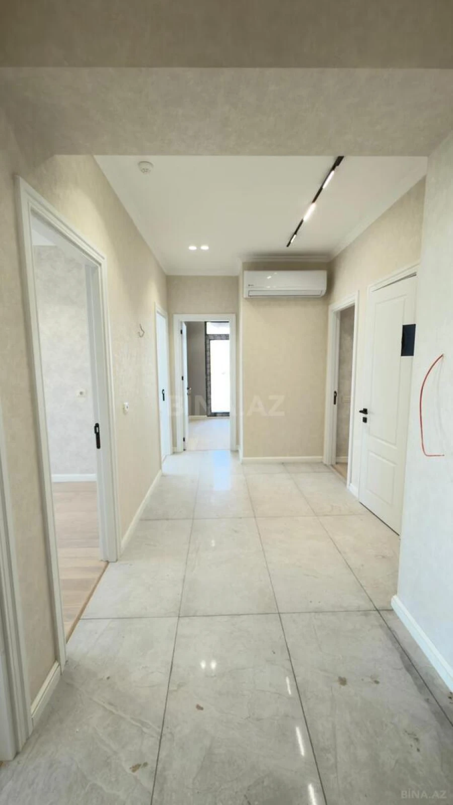 Satılır 4 otaqlı mənzil 104 m²
