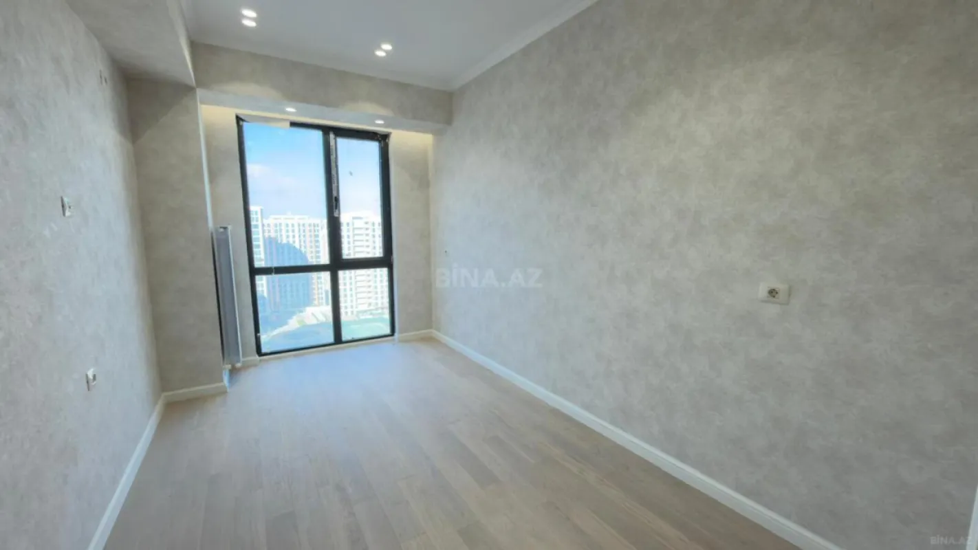 Satılır 4 otaqlı mənzil 104 m²