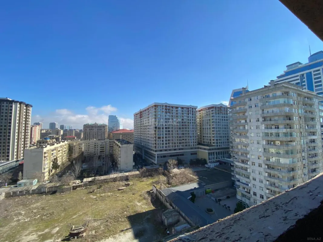 Satılır 2 otaqlı mənzil 97 m²