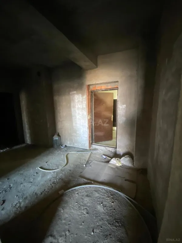 Satılır 2 otaqlı mənzil 97 m²