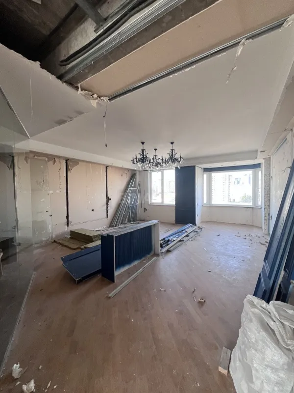 Satılır 4 otaqlı mənzil 254 m²