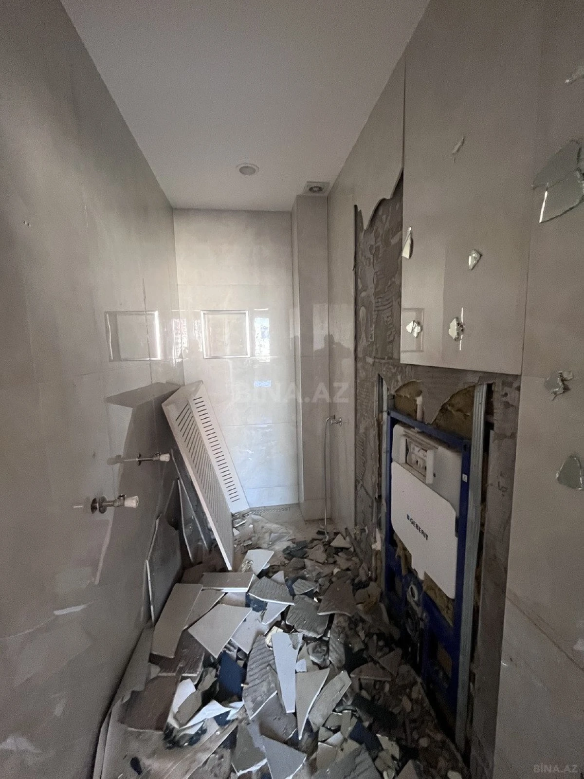 Satılır 4 otaqlı mənzil 254 m²