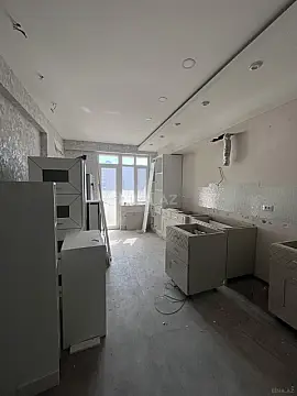 Satılır 4 otaqlı mənzil 254 m²