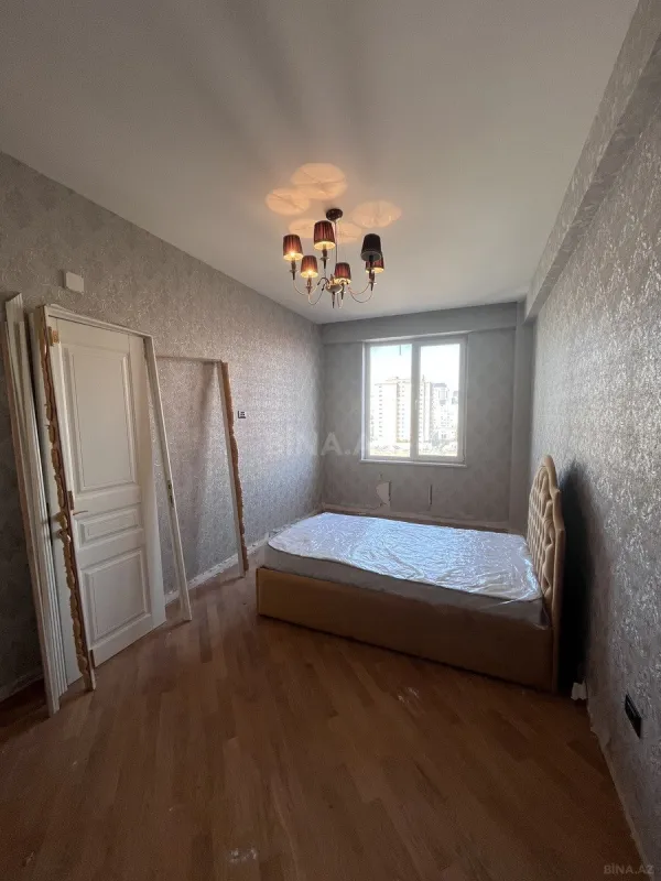 Satılır 4 otaqlı mənzil 254 m²