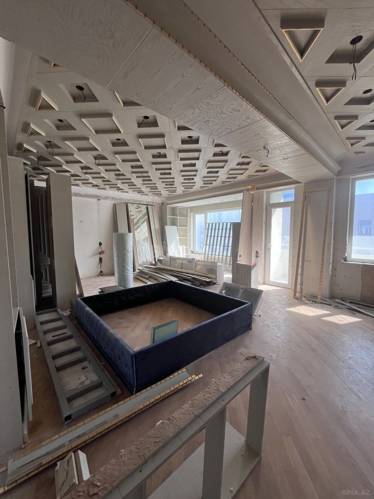 Satılır 4 otaqlı mənzil 254 m²