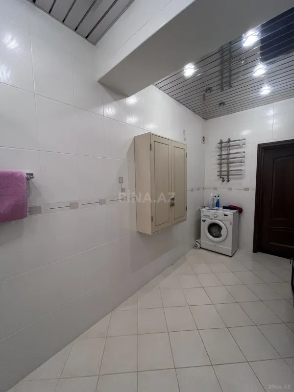 Satılır 4 otaqlı mənzil 254 m²
