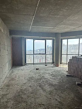 Satılır 4 otaqlı mənzil 181 m²