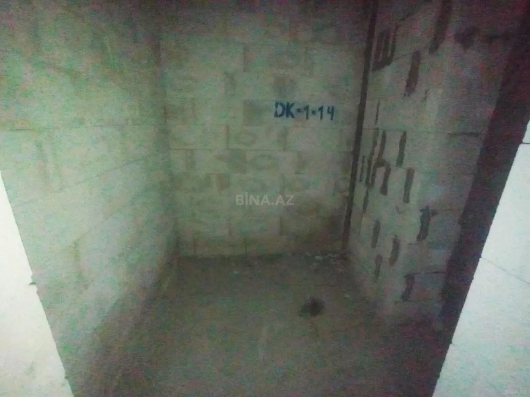 Satılır 4 otaqlı mənzil 181 m²