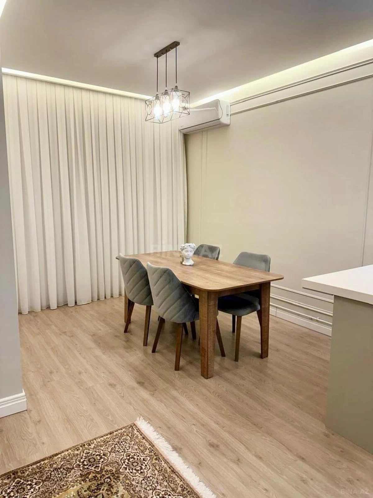 Satılır 2 otaqlı mənzil 69 m²
