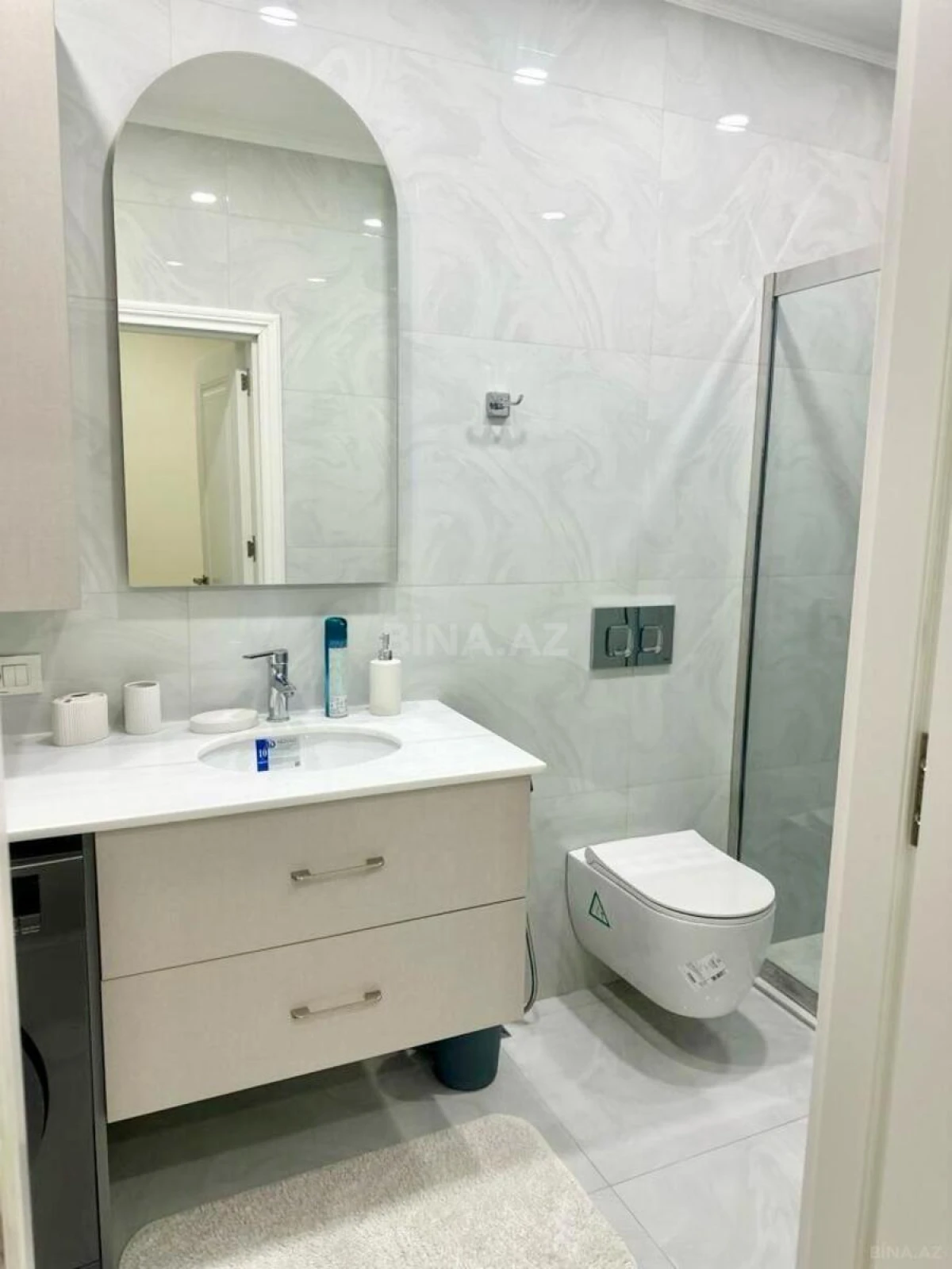 Satılır 2 otaqlı mənzil 69 m²