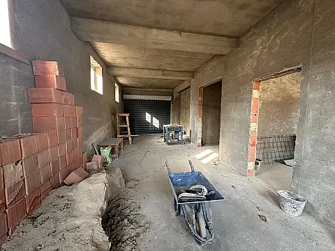 Satılır 6 otaqlı həyət evi 340 m²