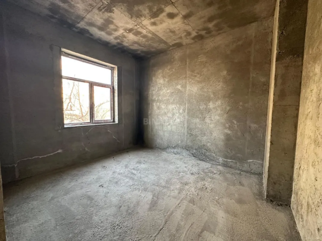 Satılır 6 otaqlı həyət evi 340 m²