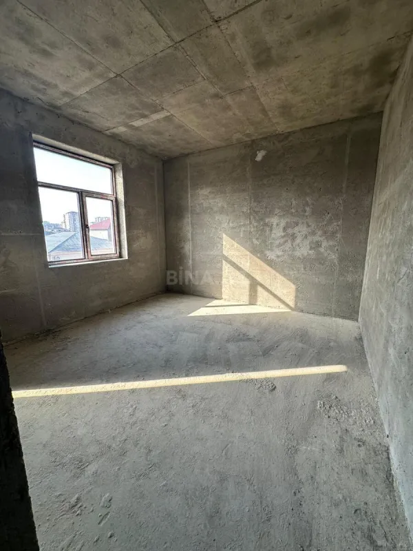 Satılır 6 otaqlı həyət evi 340 m²