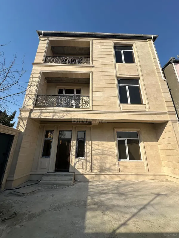 Satılır 6 otaqlı həyət evi 340 m²