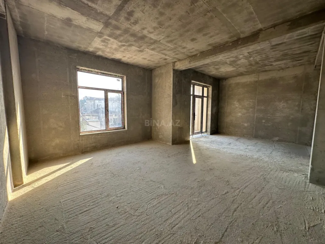 Satılır 6 otaqlı həyət evi 340 m²