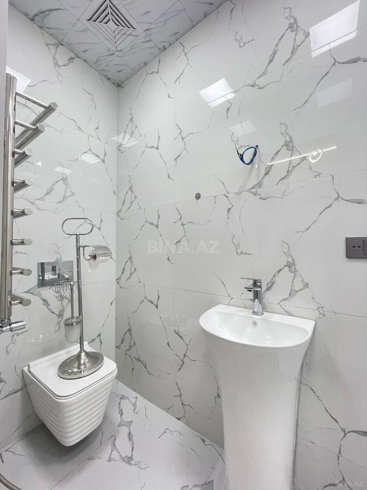 Kirayə verilir 3 otaqlı mənzil 137 m²