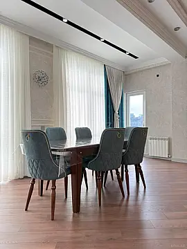 Kirayə verilir 3 otaqlı mənzil 137 m²