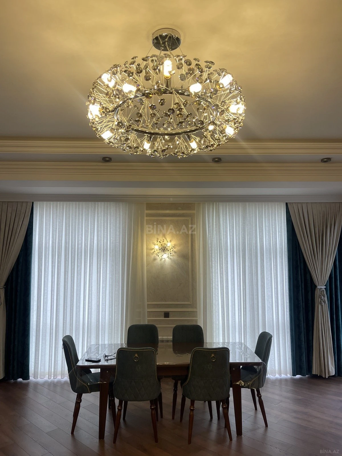 Kirayə verilir 3 otaqlı mənzil 137 m²