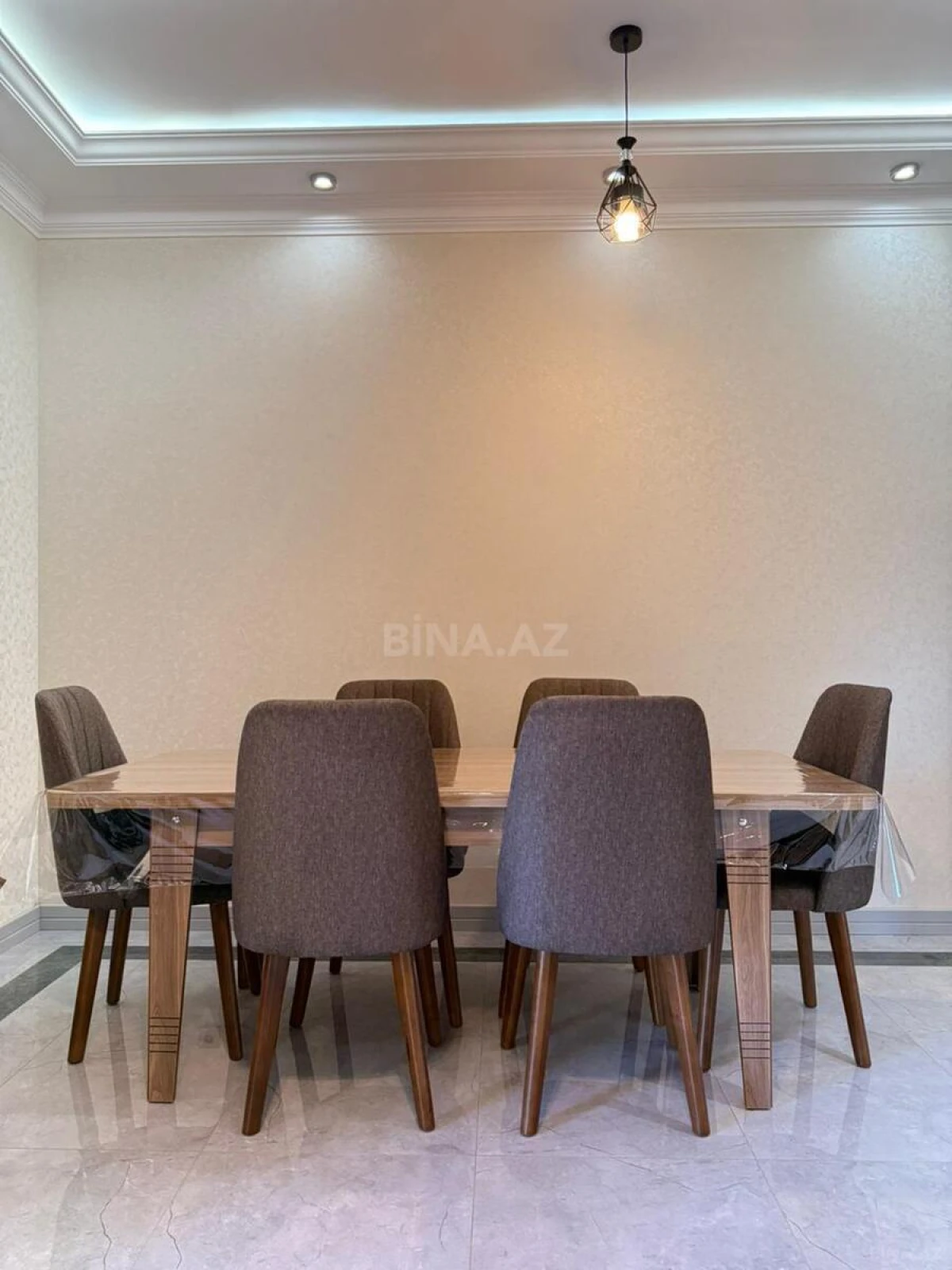 Kirayə verilir 3 otaqlı mənzil 137 m²