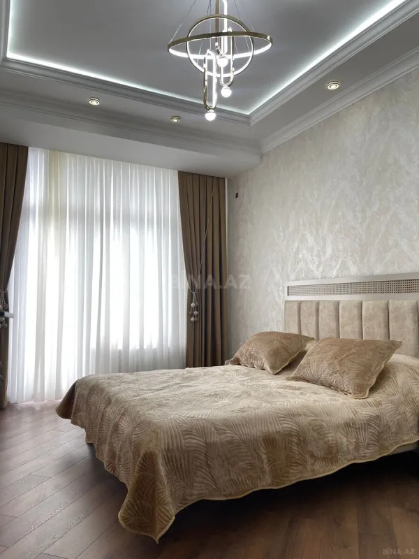 Kirayə verilir 3 otaqlı mənzil 137 m²