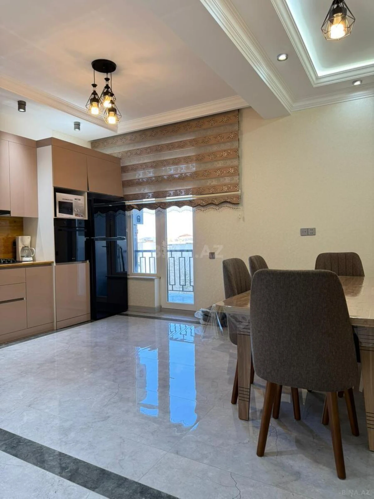 Kirayə verilir 3 otaqlı mənzil 137 m²