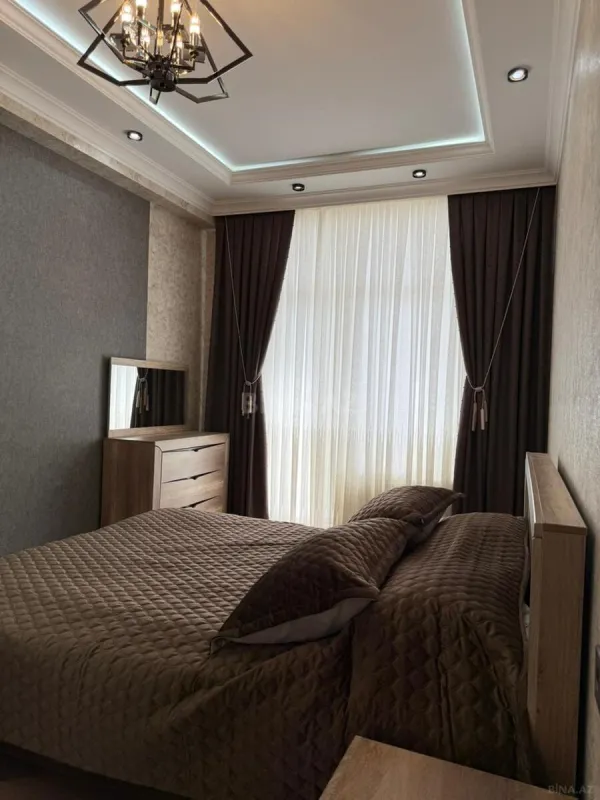 Kirayə verilir 3 otaqlı mənzil 137 m²