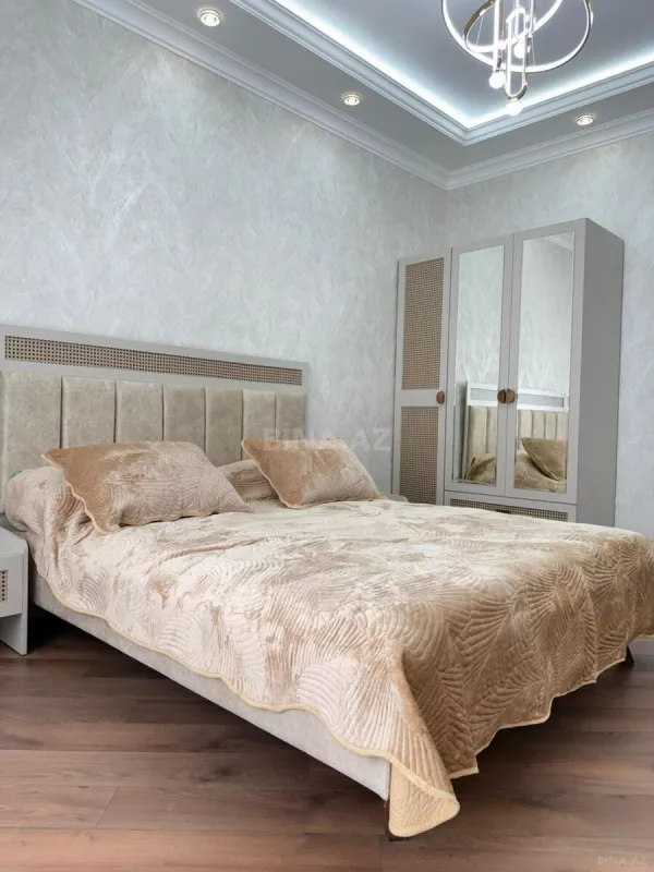 Kirayə verilir 3 otaqlı mənzil 137 m²