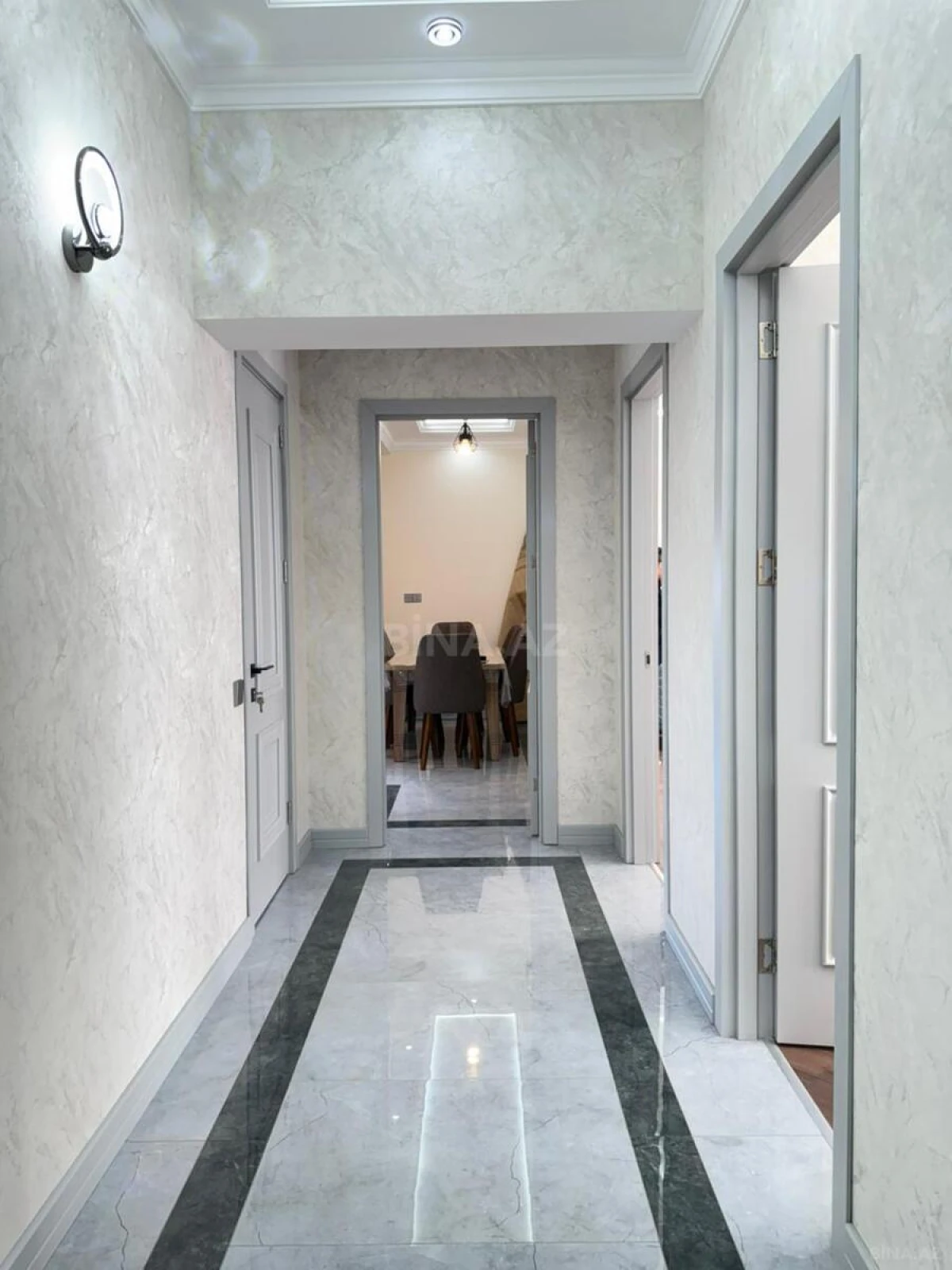 Kirayə verilir 3 otaqlı mənzil 137 m²