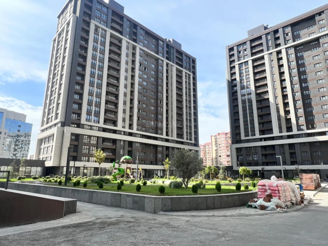 Satılır 3 otaqlı mənzil 125 m²