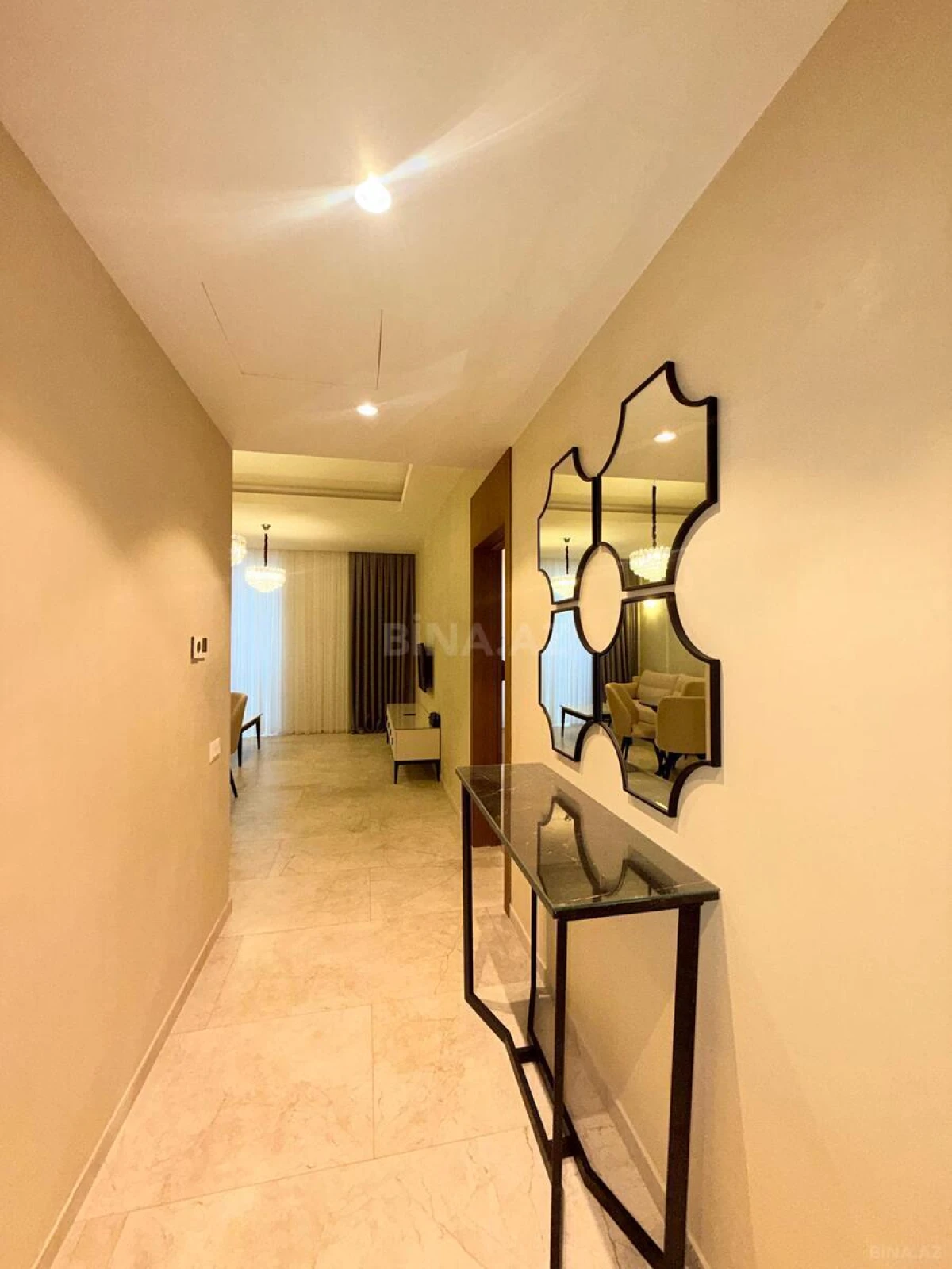 Satılır 2 otaqlı mənzil 78 m²