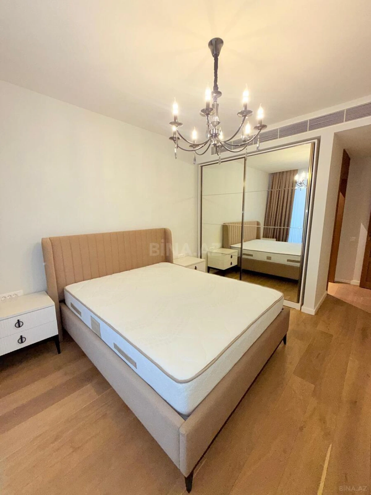 Satılır 2 otaqlı mənzil 78 m²
