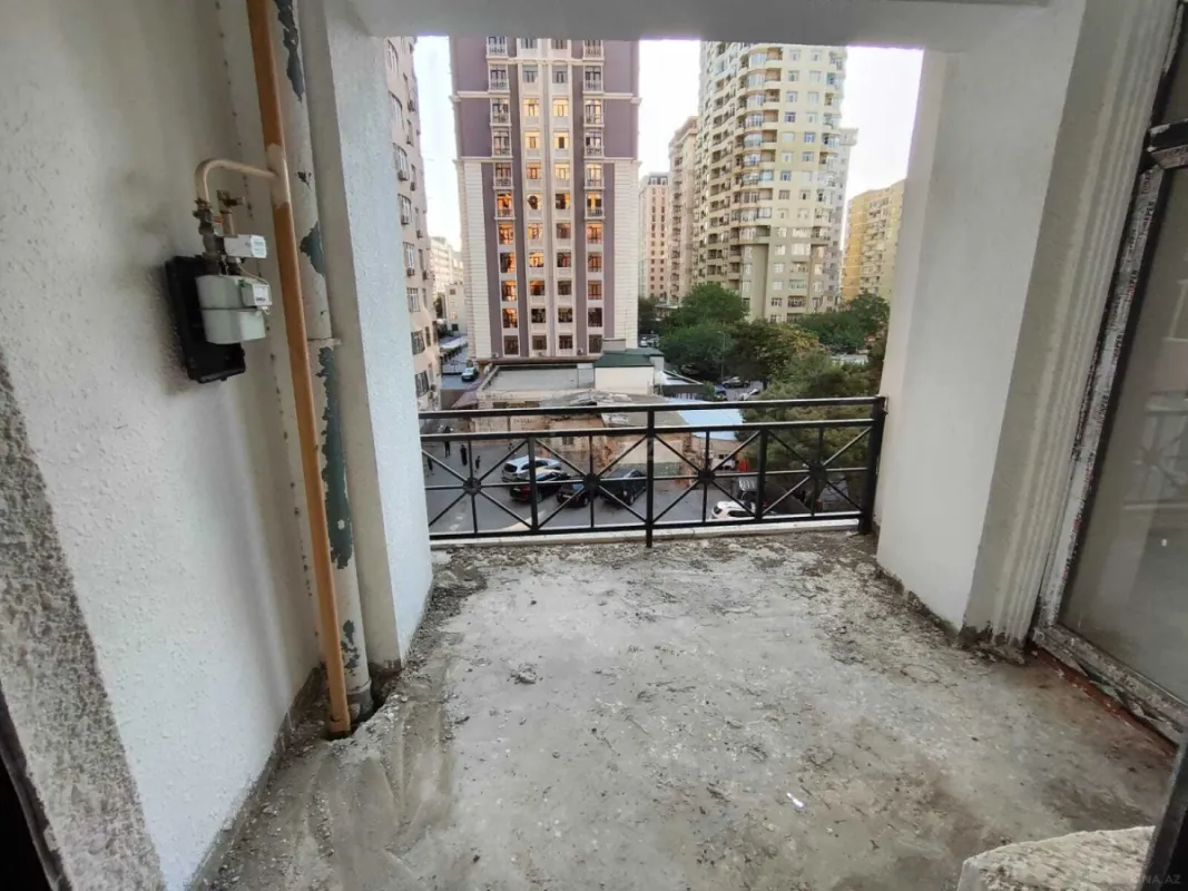 Satılır 3 otaqlı mənzil 118 m²
