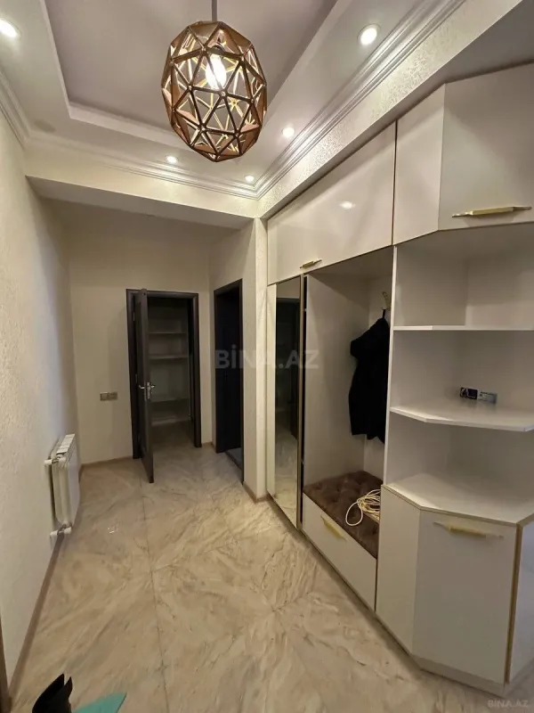 Kirayə verilir 2 otaqlı mənzil 90 m²