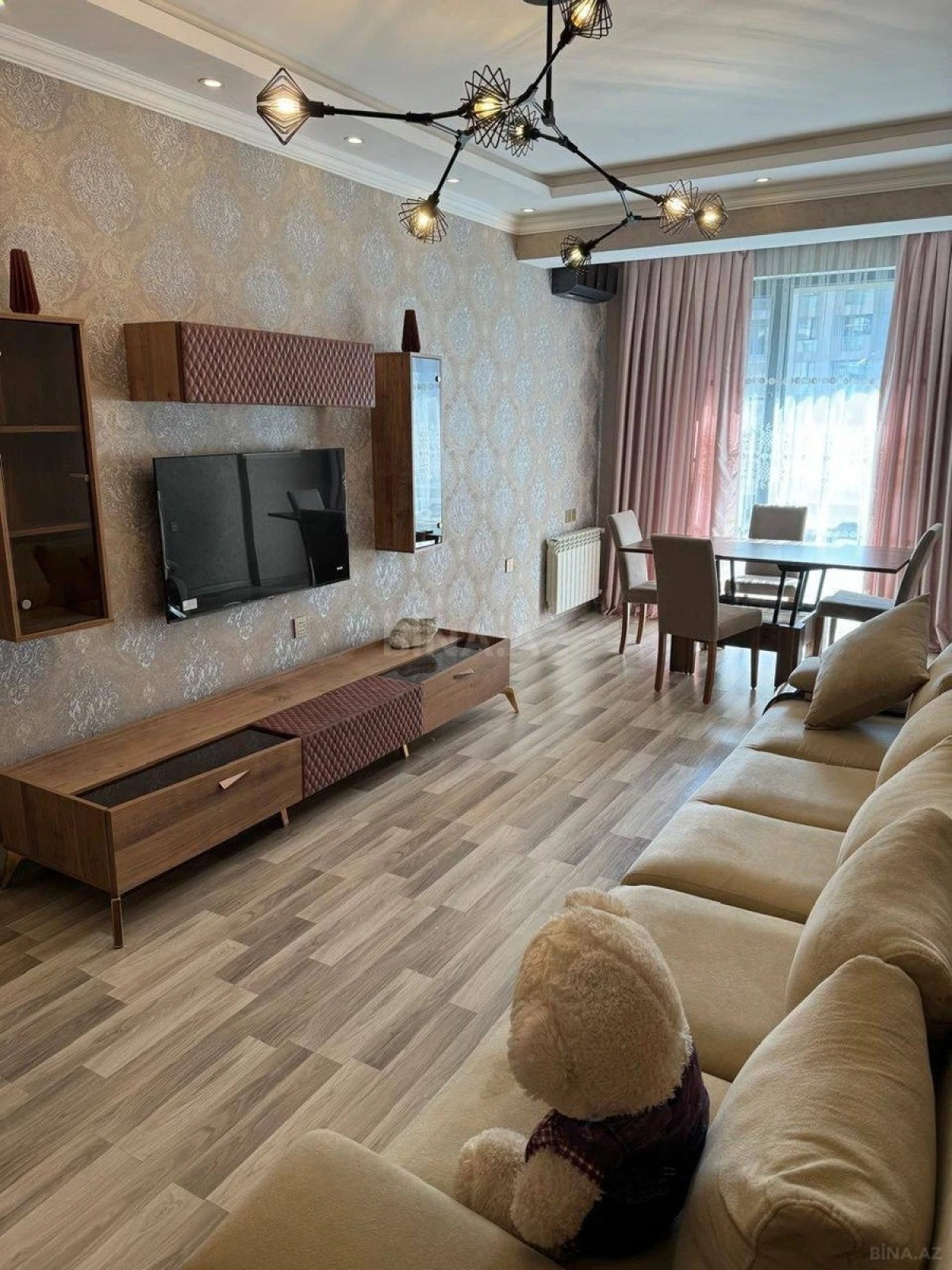 Kirayə verilir 2 otaqlı mənzil 90 m²