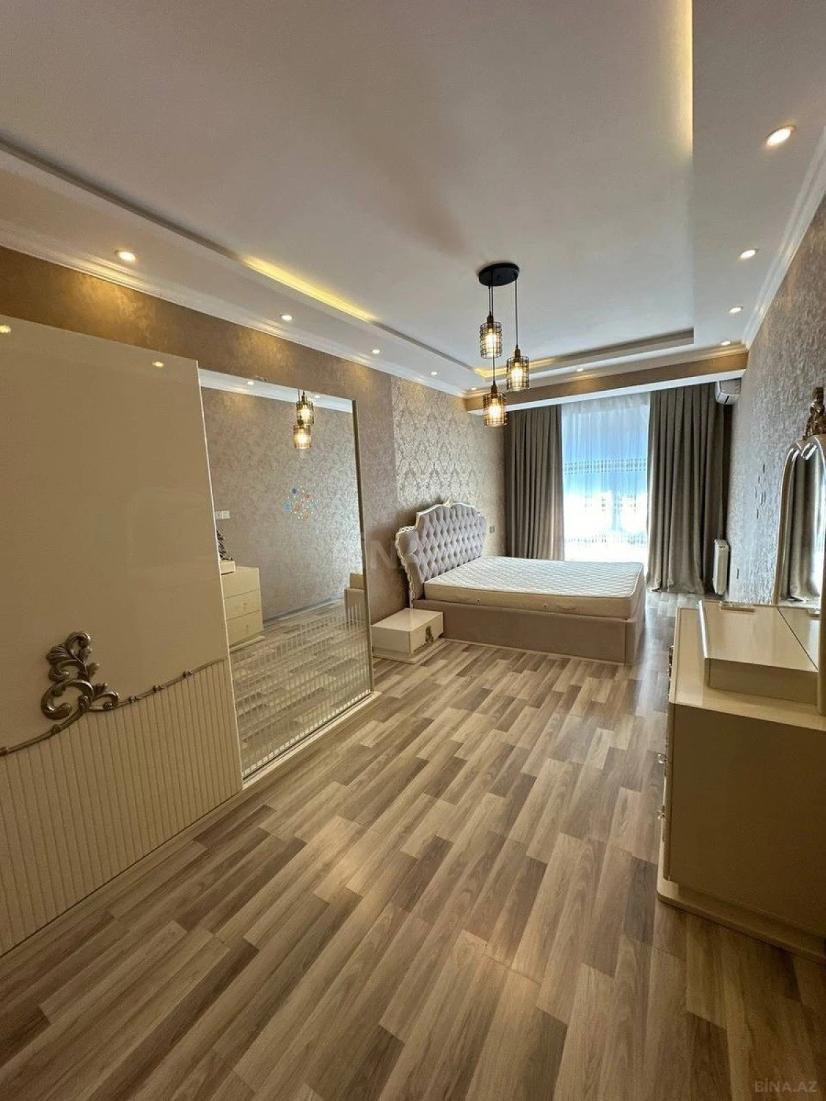 Kirayə verilir 2 otaqlı mənzil 90 m²