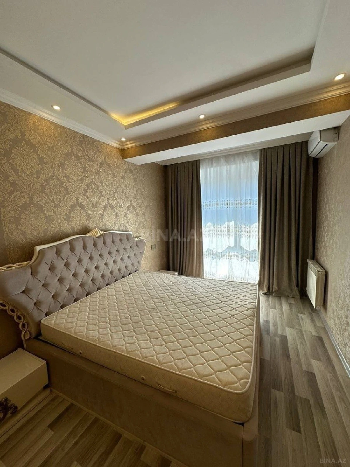 Kirayə verilir 2 otaqlı mənzil 90 m²