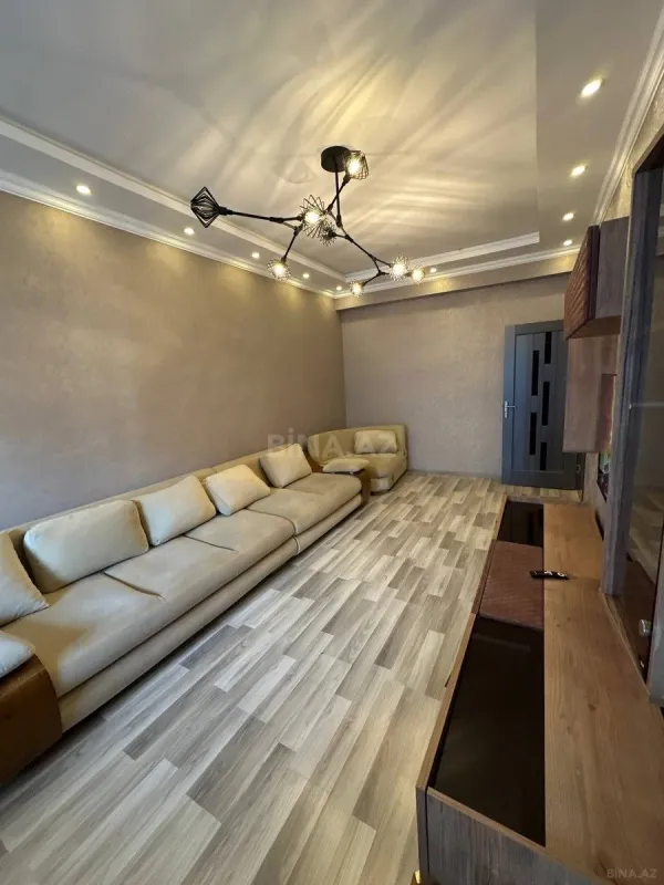 Kirayə verilir 2 otaqlı mənzil 90 m²