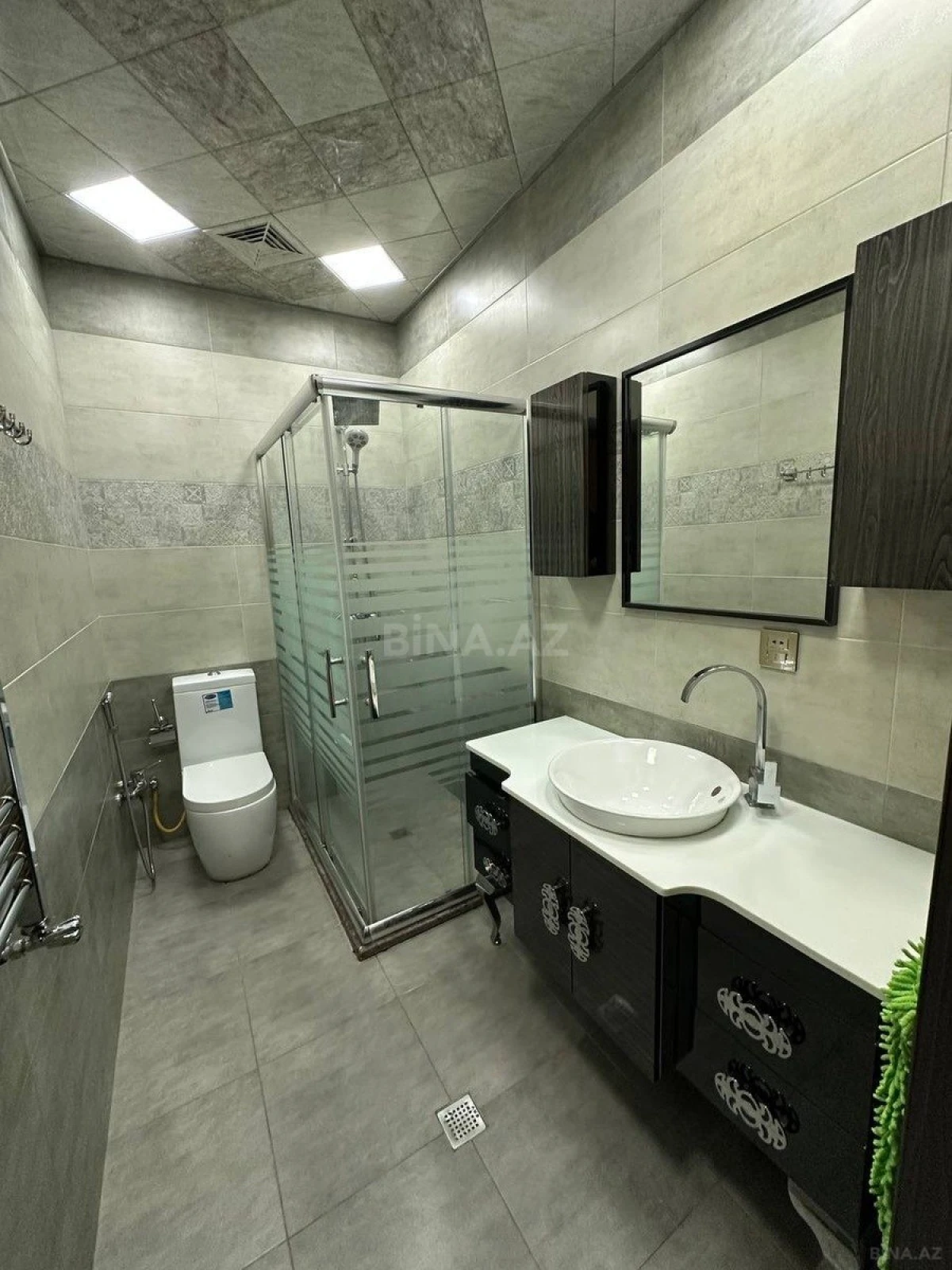 Kirayə verilir 2 otaqlı mənzil 90 m²