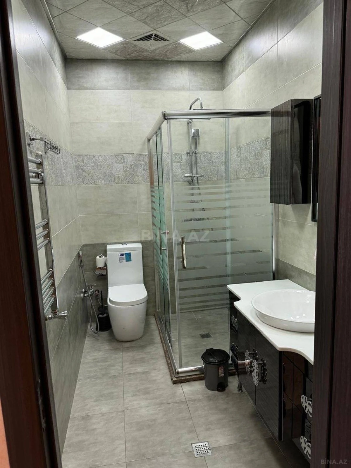 Kirayə verilir 2 otaqlı mənzil 90 m²