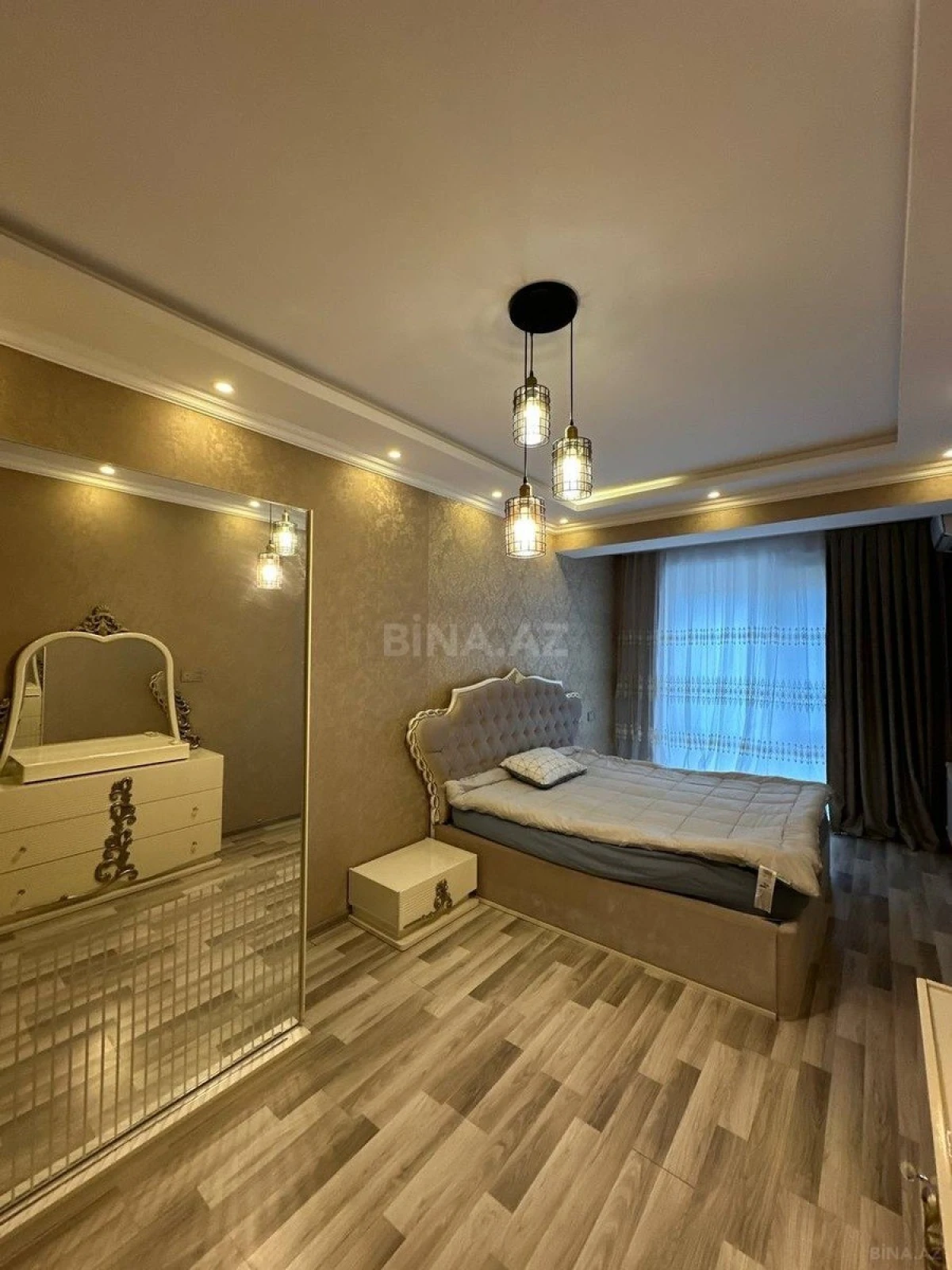 Kirayə verilir 2 otaqlı mənzil 90 m²