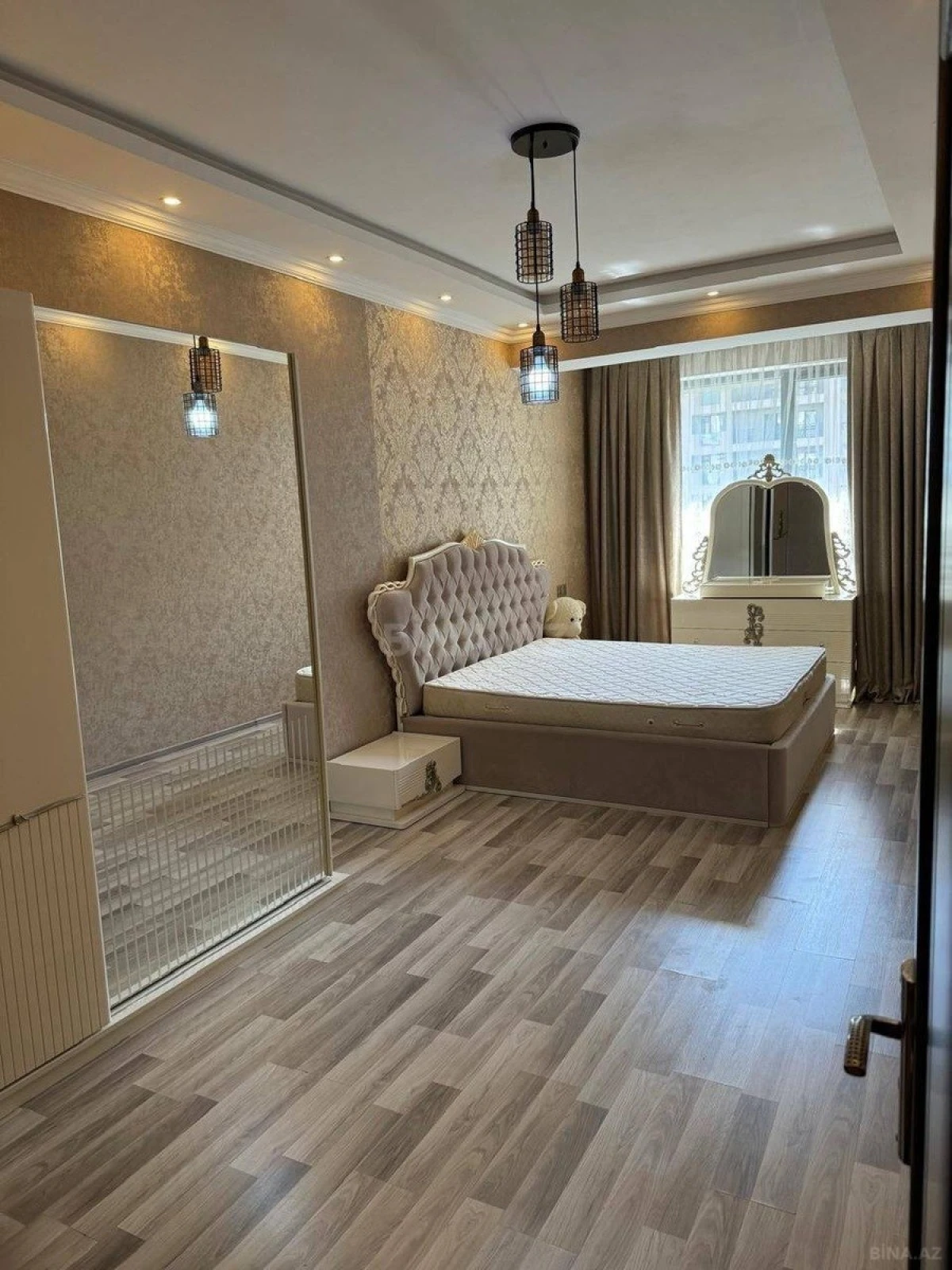 Kirayə verilir 2 otaqlı mənzil 90 m²