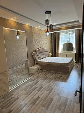Kirayə verilir 2 otaqlı mənzil 90 m²