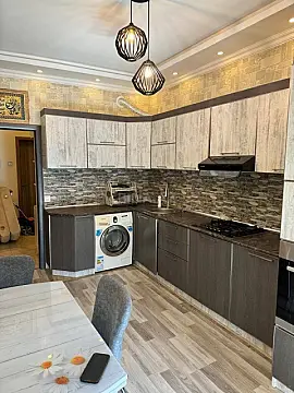Kirayə verilir 2 otaqlı mənzil 90 m²