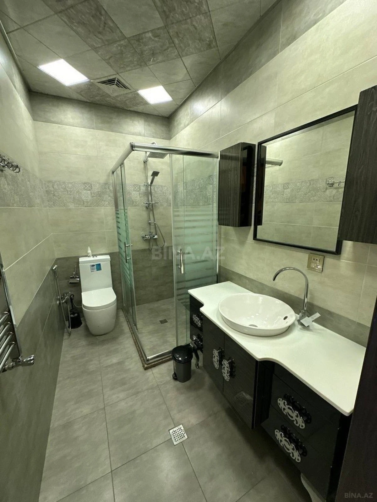 Kirayə verilir 2 otaqlı mənzil 90 m²