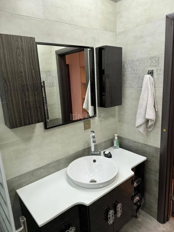 Kirayə verilir 2 otaqlı mənzil 90 m²