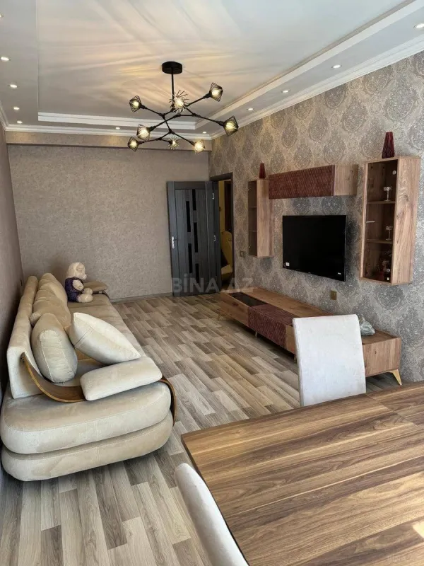 Kirayə verilir 2 otaqlı mənzil 90 m²