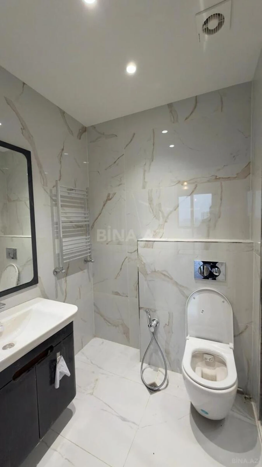 Satılır 4 otaqlı mənzil 124 m²