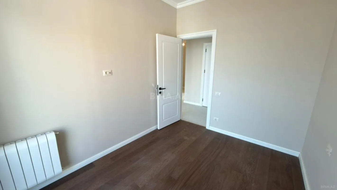 Satılır 4 otaqlı mənzil 124 m²