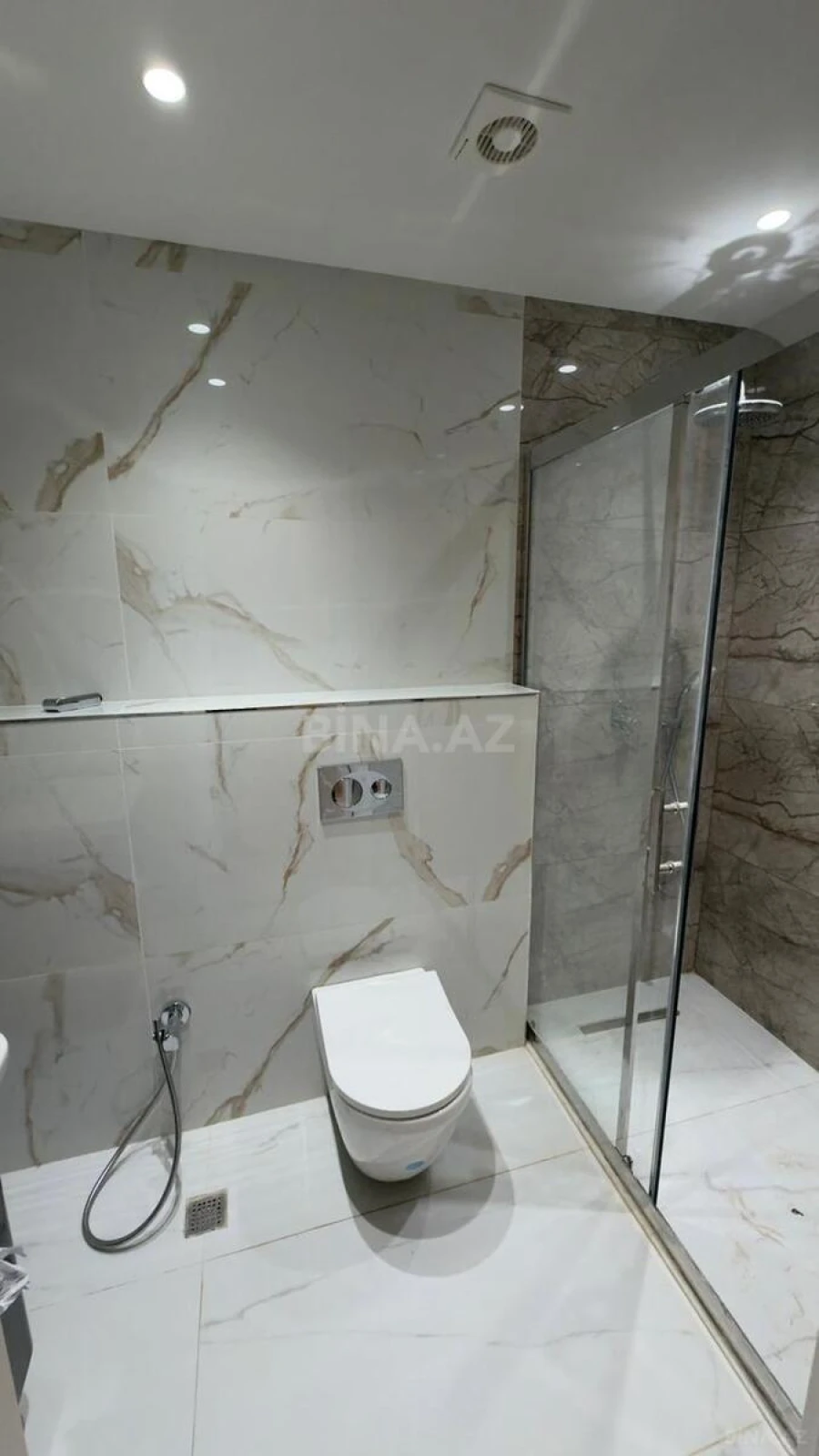 Satılır 4 otaqlı mənzil 124 m²