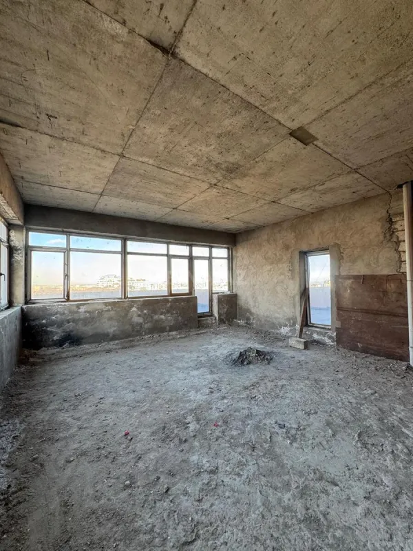 Satılır 2 otaqlı mənzil 120 m²